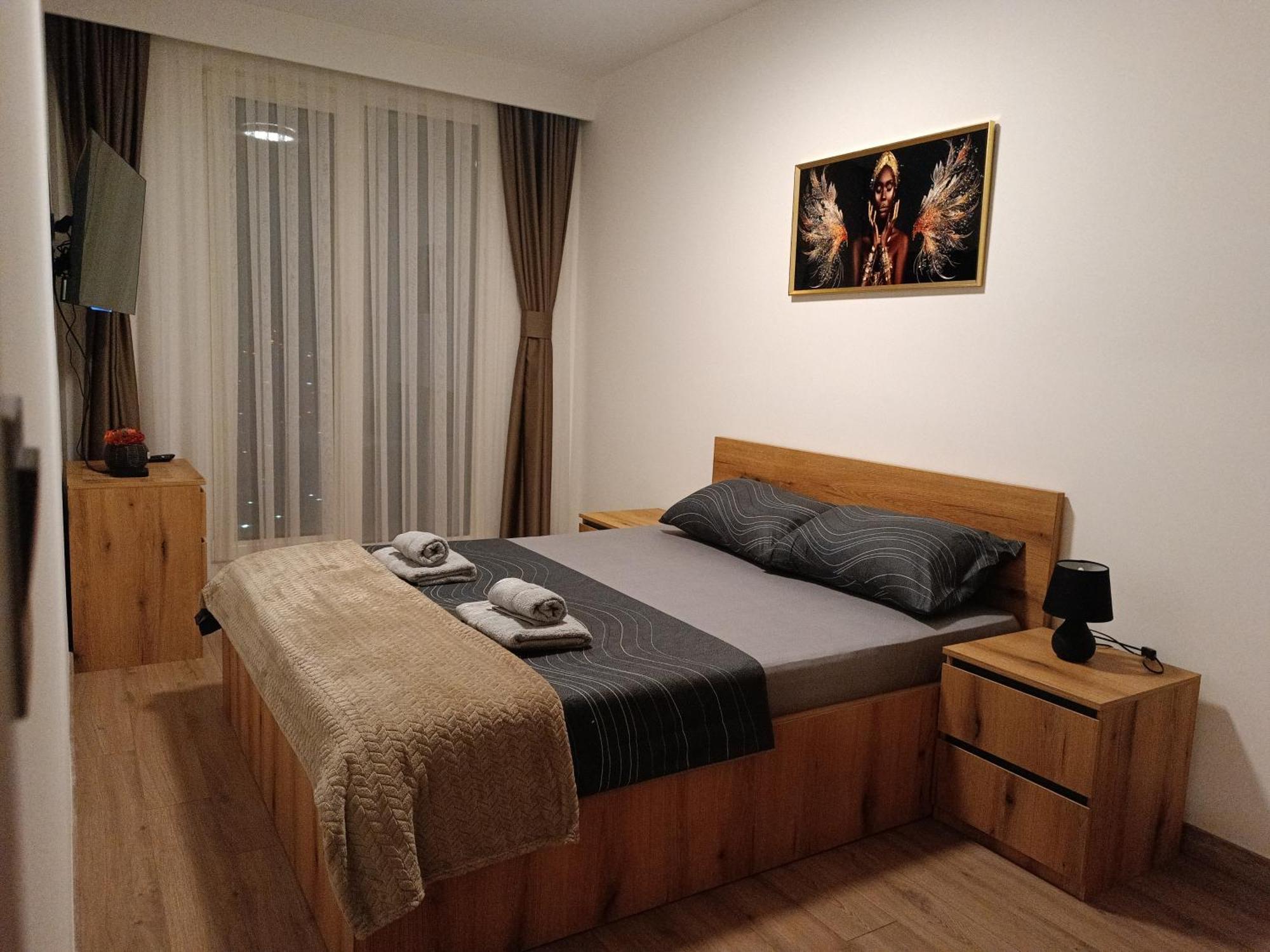 18Th & 16H Floor Secure Luxury Condos With Pool & Fitness Included In Price 斯科普里 外观 照片