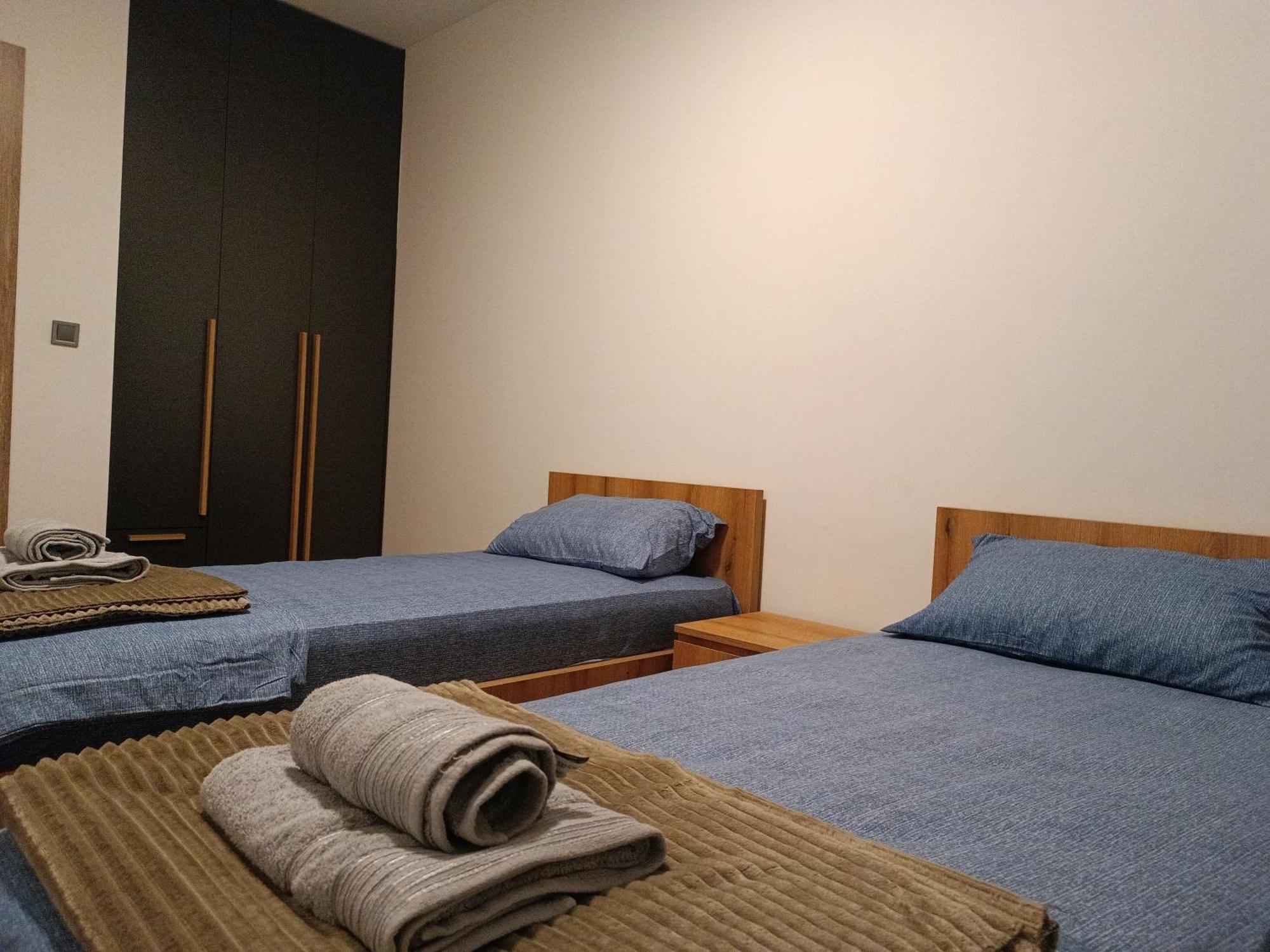 18Th & 16H Floor Secure Luxury Condos With Pool & Fitness Included In Price 斯科普里 外观 照片