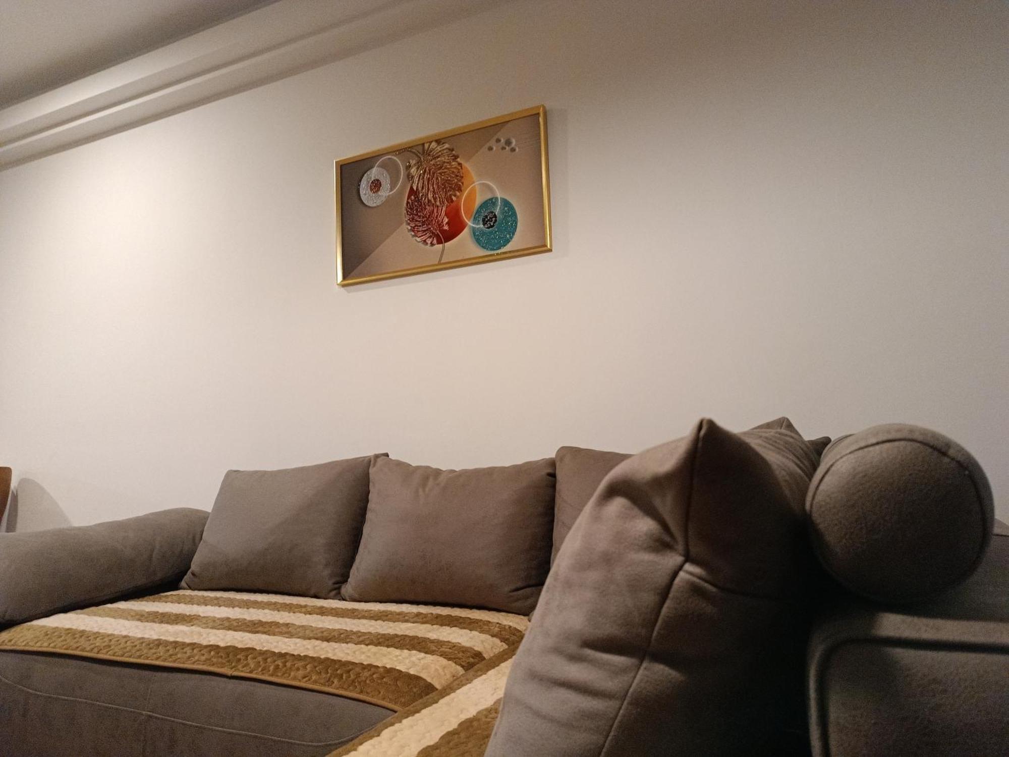 18Th & 16H Floor Secure Luxury Condos With Pool & Fitness Included In Price 斯科普里 外观 照片