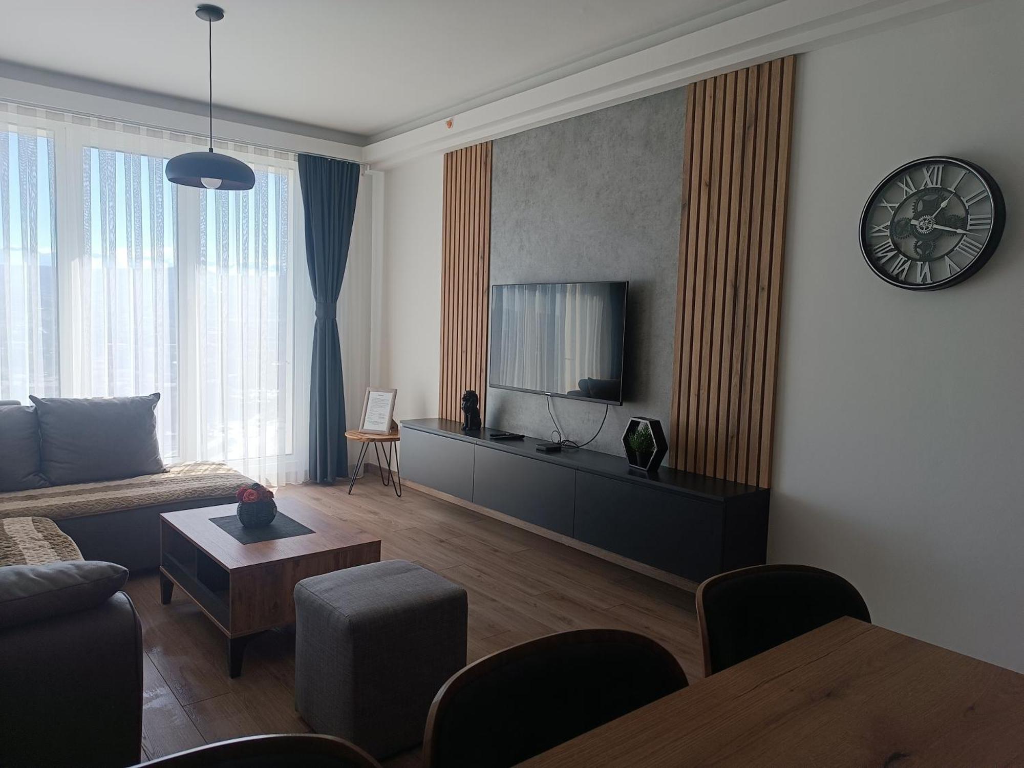 18Th & 16H Floor Secure Luxury Condos With Pool & Fitness Included In Price 斯科普里 外观 照片